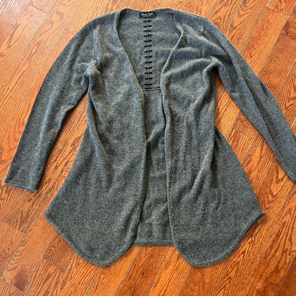 Claudia Nichole medium cashmere sweater - Picture 1 of 3
